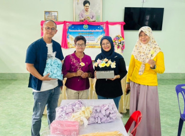เข้าร่วมกิจกรรมตามโครงการส่งเสริมอาชีพการประดิษฐ์ดอกไม้จันทน์ ของกลุ่มเกษตรกรทำนาวัด ... พารามิเตอร์รูปภาพ 2